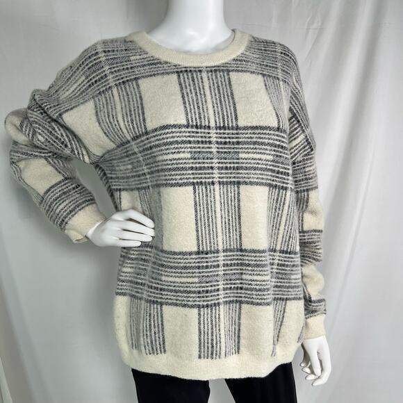 Cyrus Plaid Sweater Top Size XL - Picture 1 of 7
